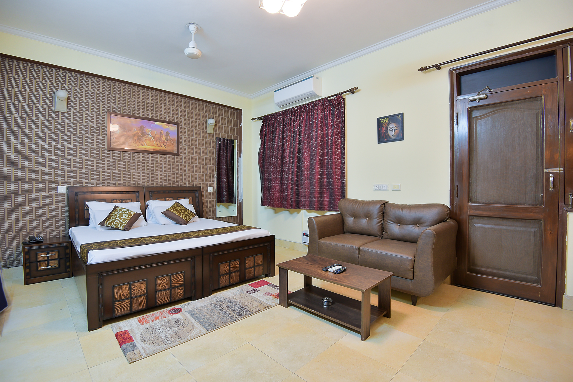 Studios Near Golf Course Road By BedChambers, Gurgaon 4
