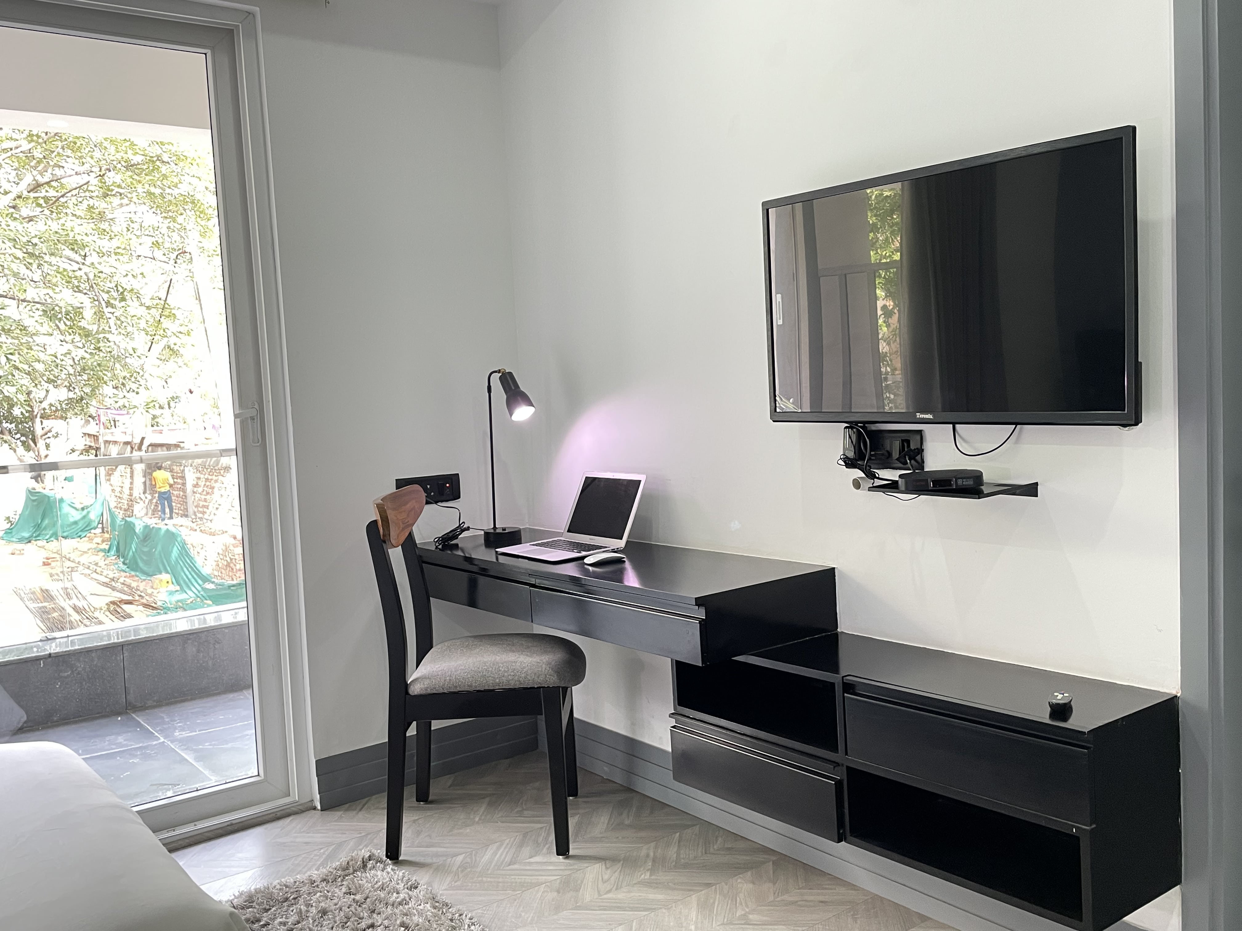 Luxurious 1BHK Apartment in Gurgaon by Bedchambers