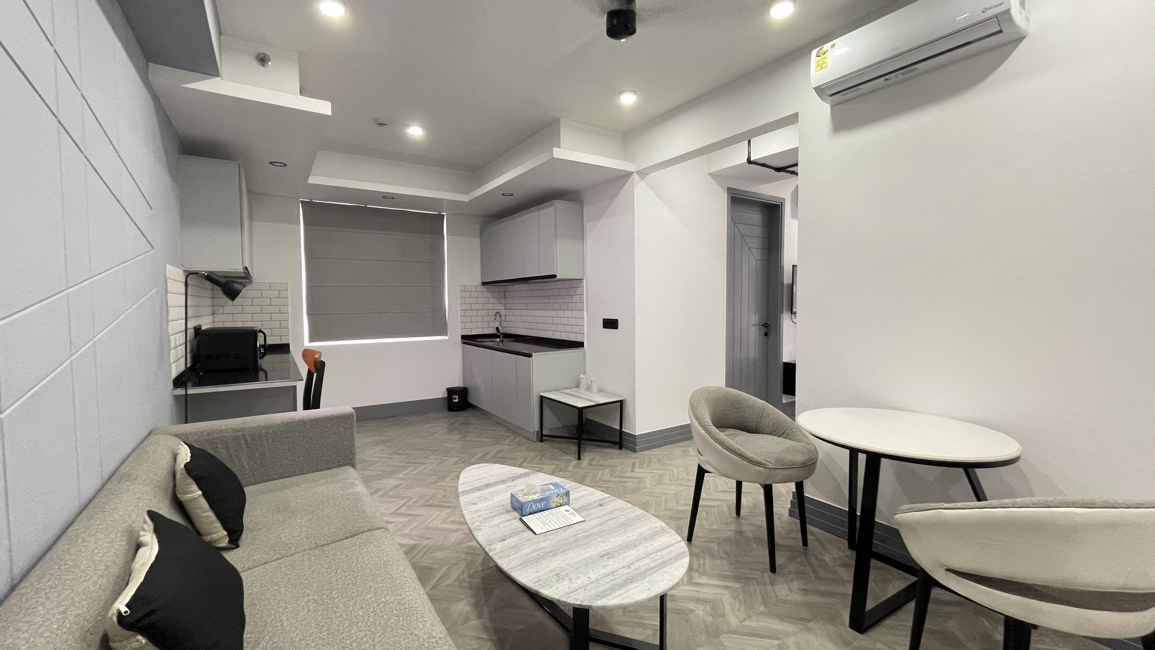 Luxurious 1BHK Apartment in Gurgaon by Bedchambers, Gurgaon 5