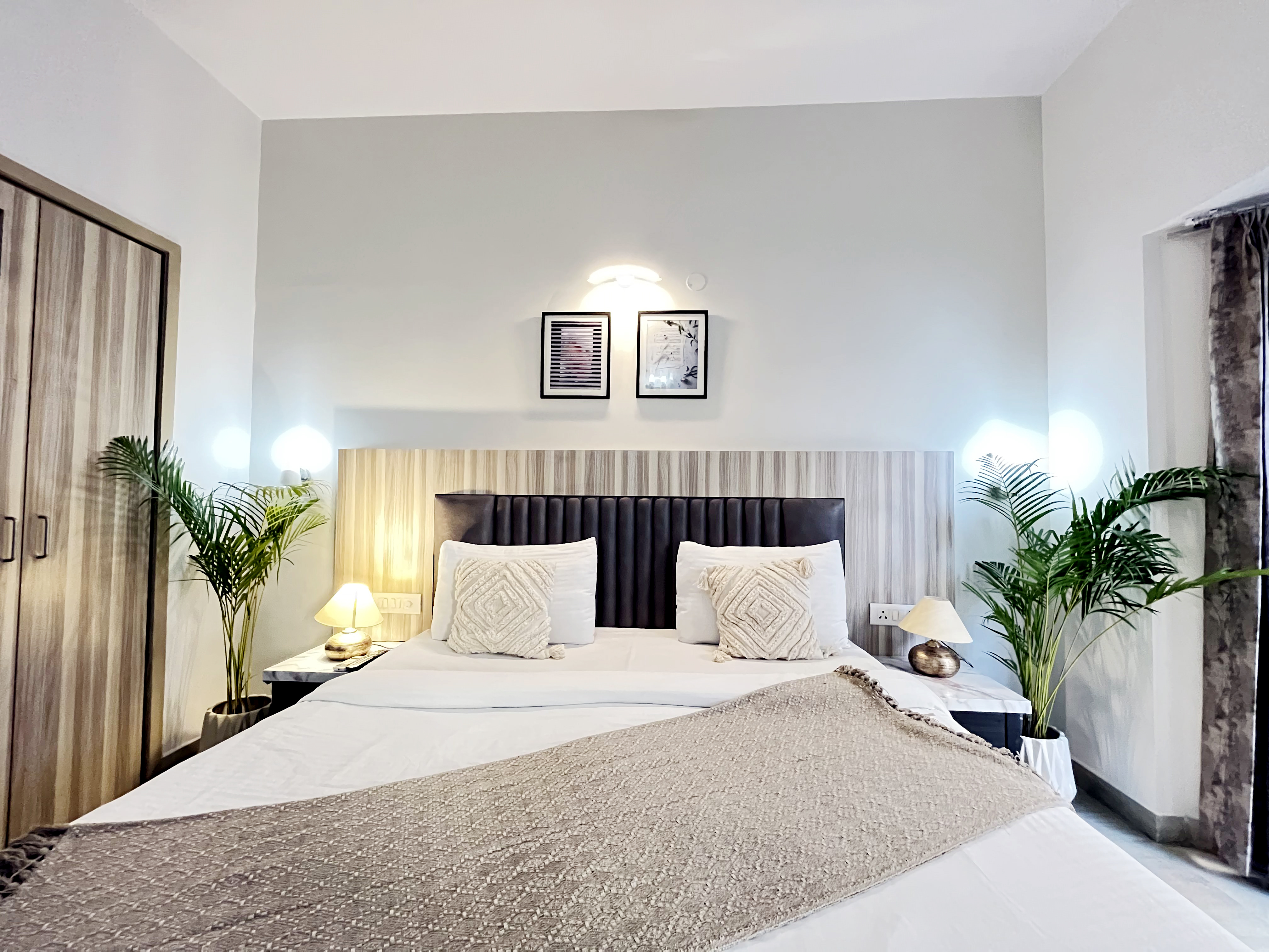 Bedchambers Luxurious 1BHK Serviced Apartment