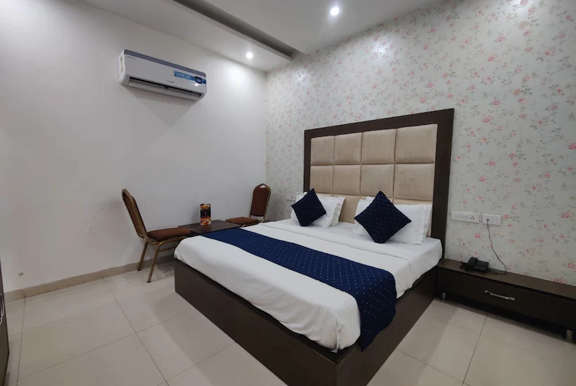 Hotel Royal Regency, Zirakpur 2