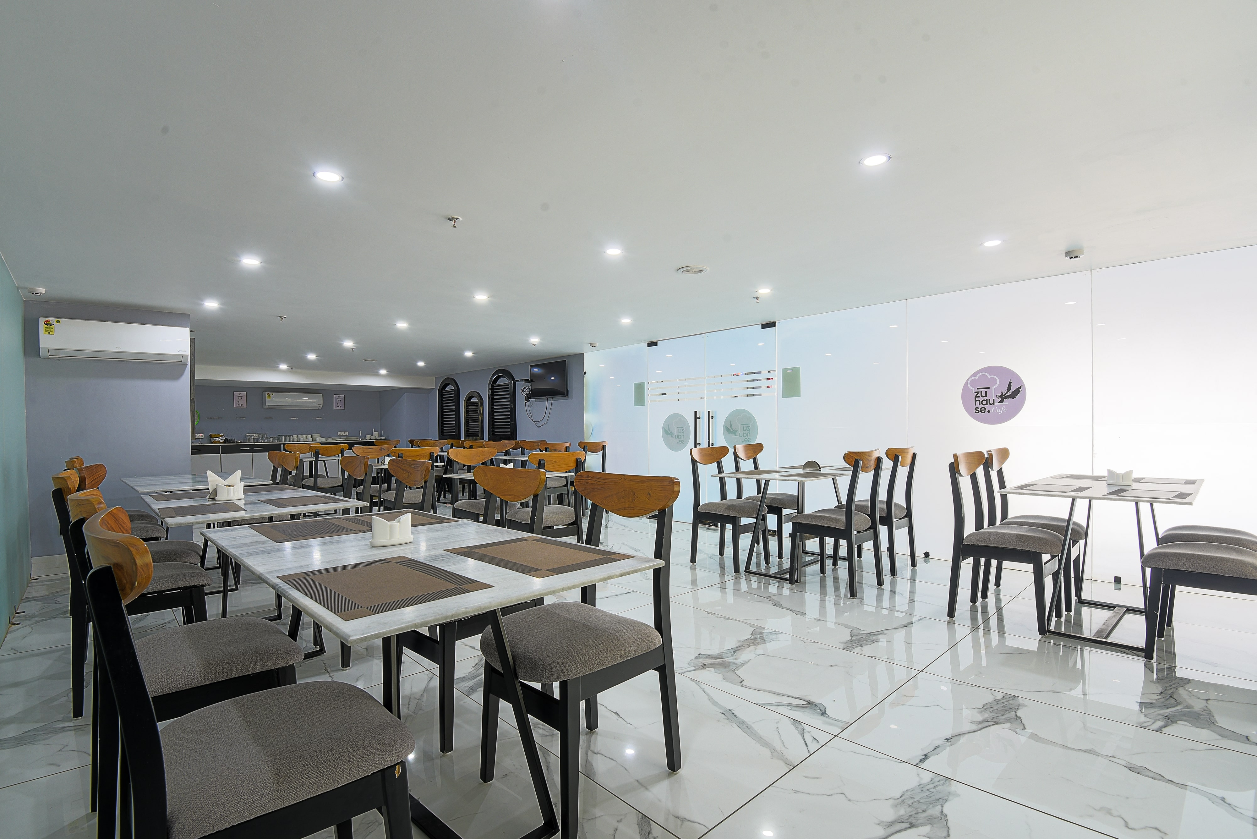 Superior Studio Serviced Apartment @BedChambers, Gurgaon 5