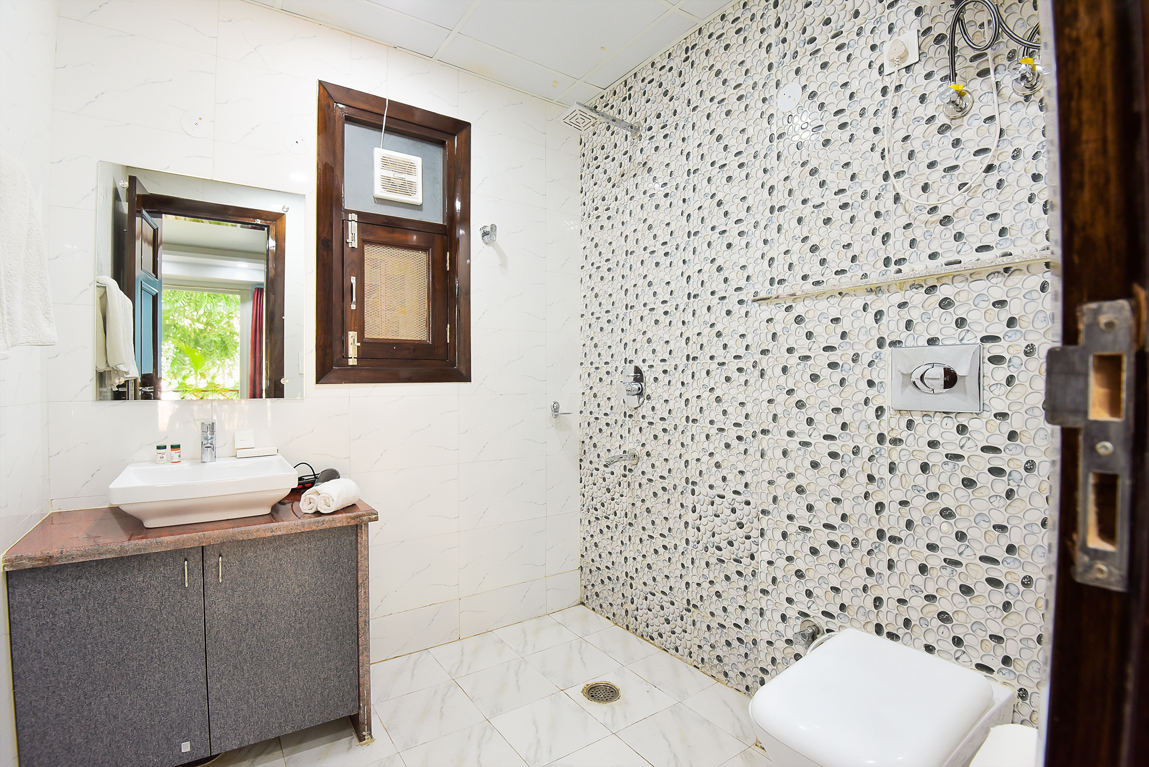 BedChambers Serviced Apartments Gurgaon, Gurgaon 4