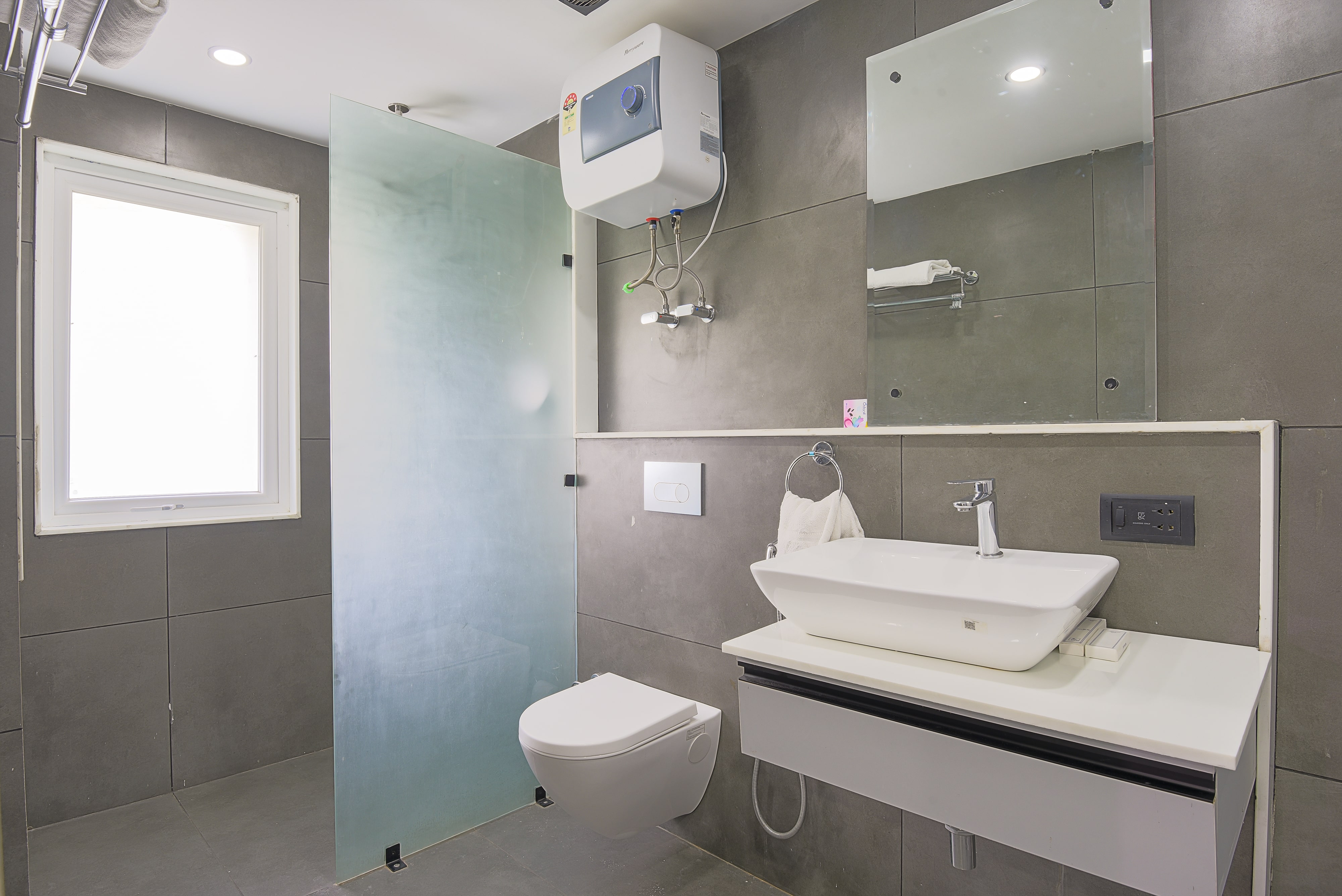BedChambers Service Apartment near GolfCourse Road, Gurgaon 4