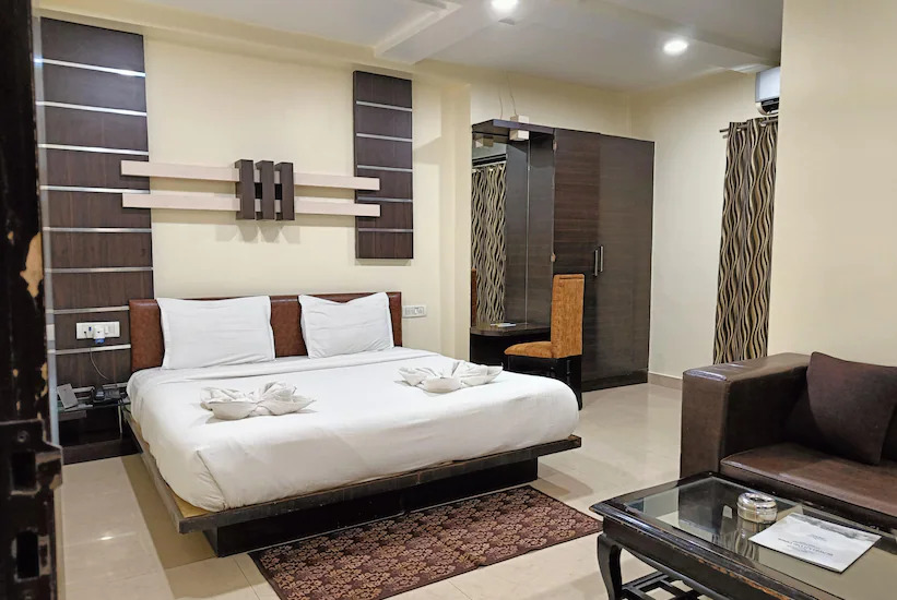 هوتل بونديلخاند برايد, Jhansi 5