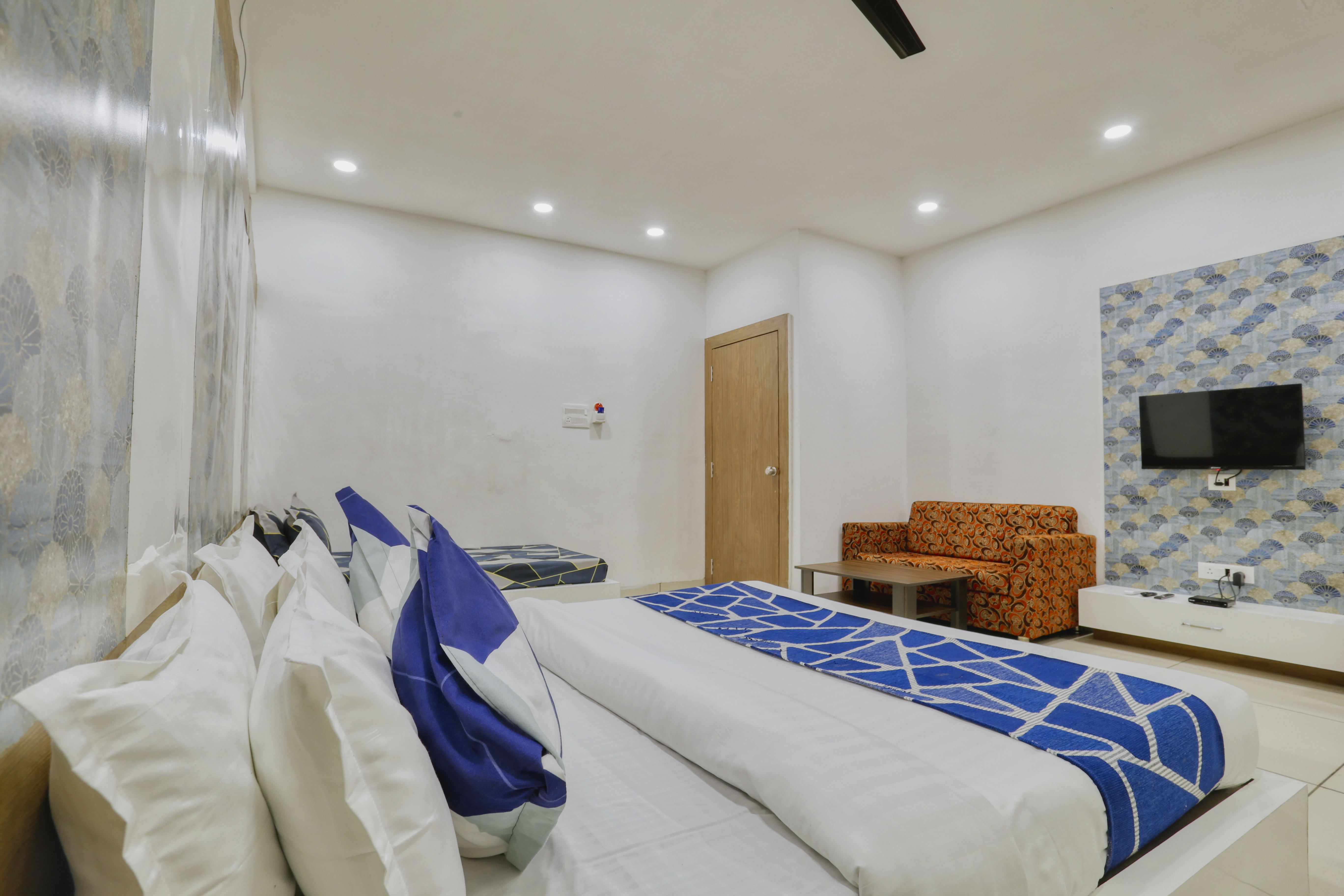Hotel B Fine by Aceotel, Indore 5