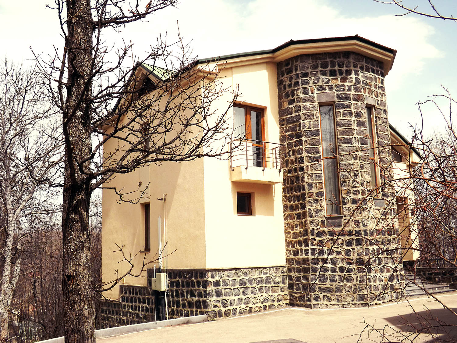 Five-Bedroom Cottage