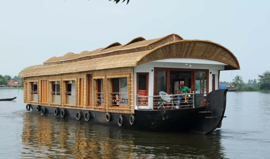 3 Bedroom Deluxe Independent Houseboat Allp
