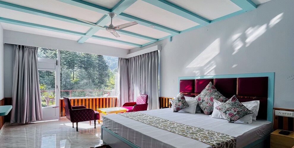 Superior Room with Balcony Mountain View