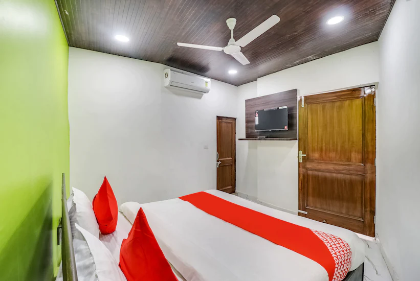 Hotel Green View, Faridabad 3