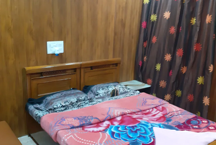 YD Homestay, New Delhi 3