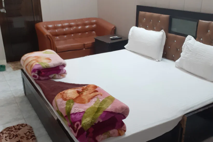YD Homestay, New Delhi 5