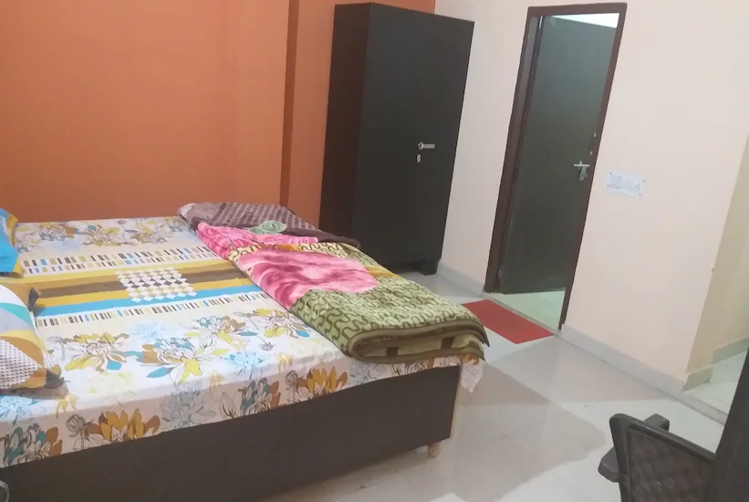 Shiv Guest House, Gurgaon 4