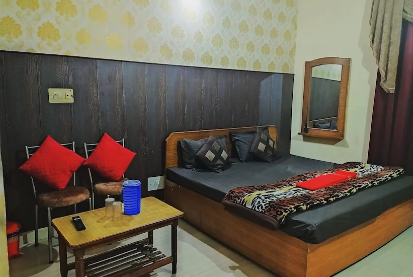 Suman Guest House, Katra 2