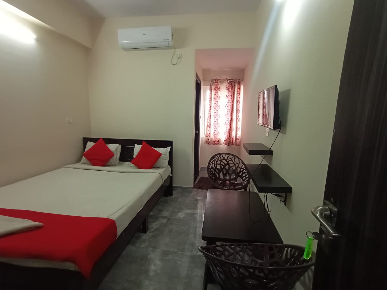 i-ROOMZ S V Comforts, Bangalore 5