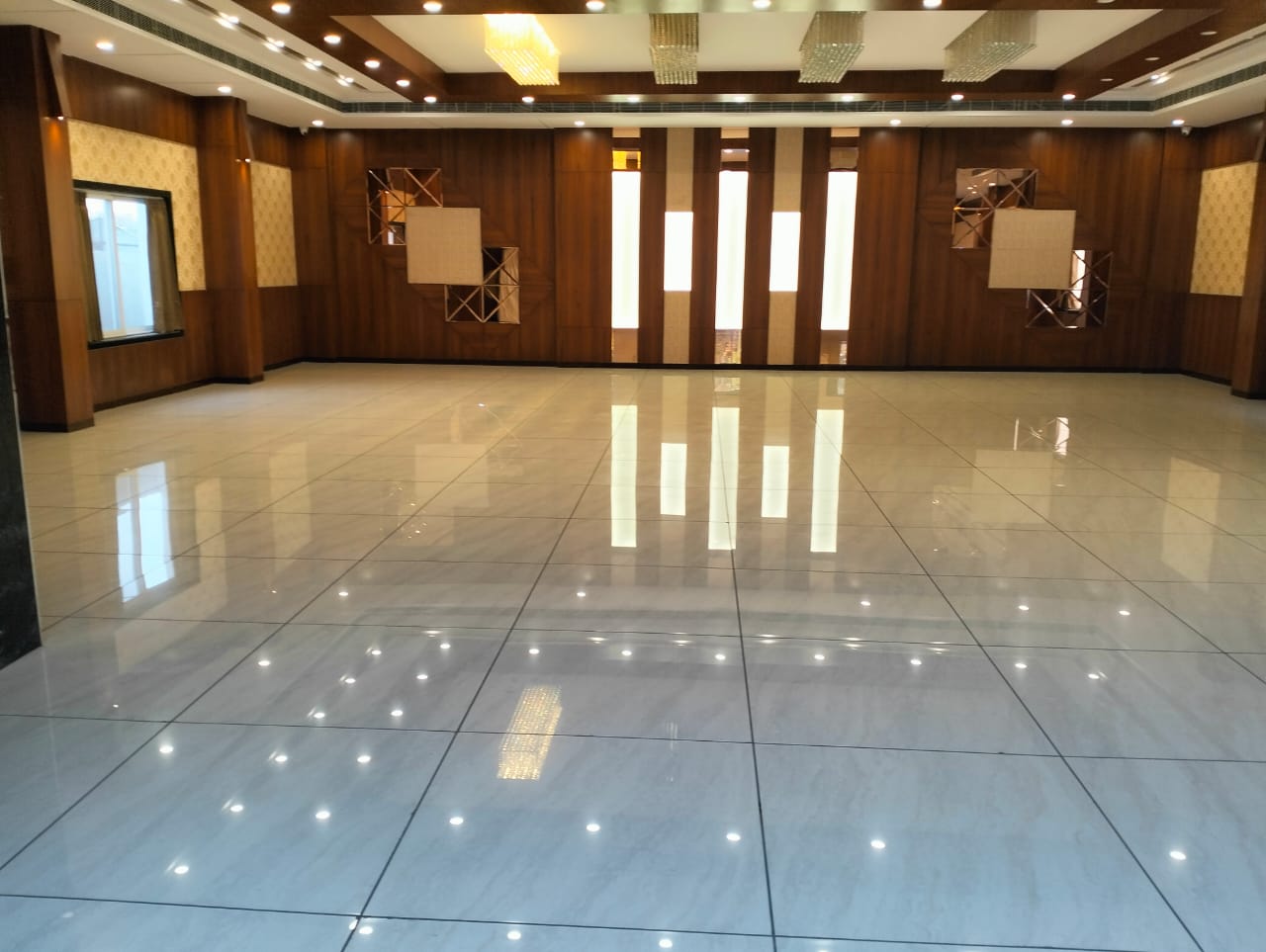 Hotel Royal Imperia, Indore 5