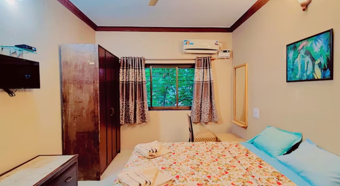 Deluxe AC Room