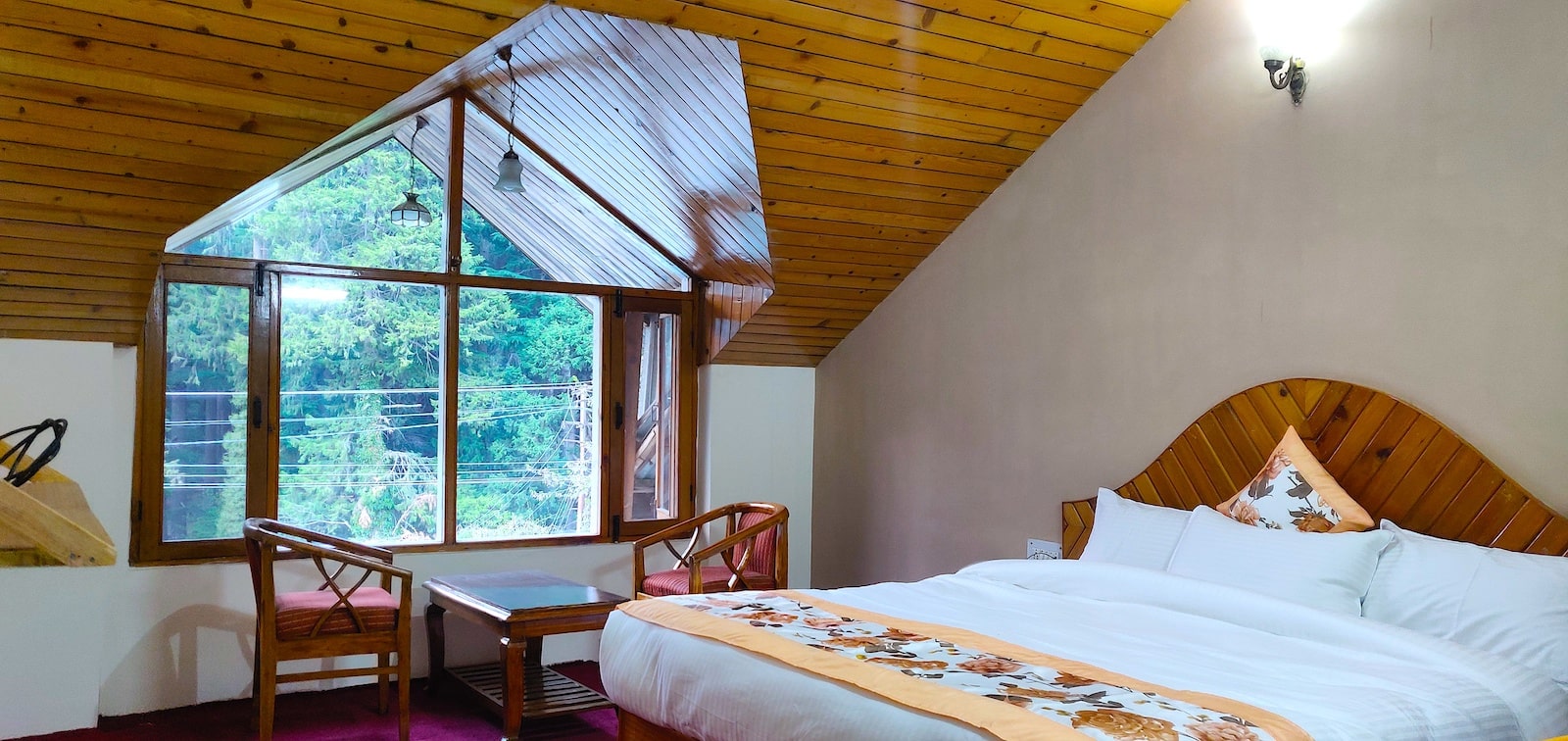 Shhandella near Mall Road, Manali 2