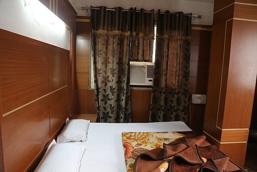 White House Tourist Lodge, New Delhi 3