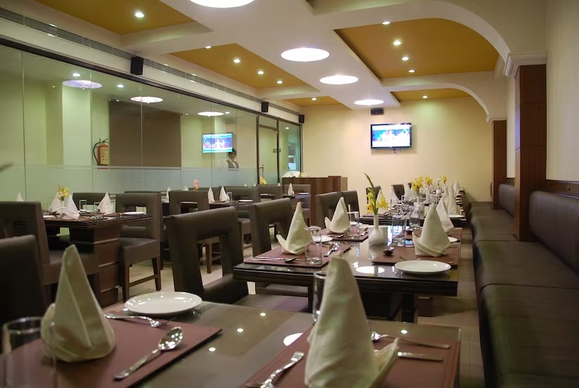 Hotel Crown Royale, Dehradun 3