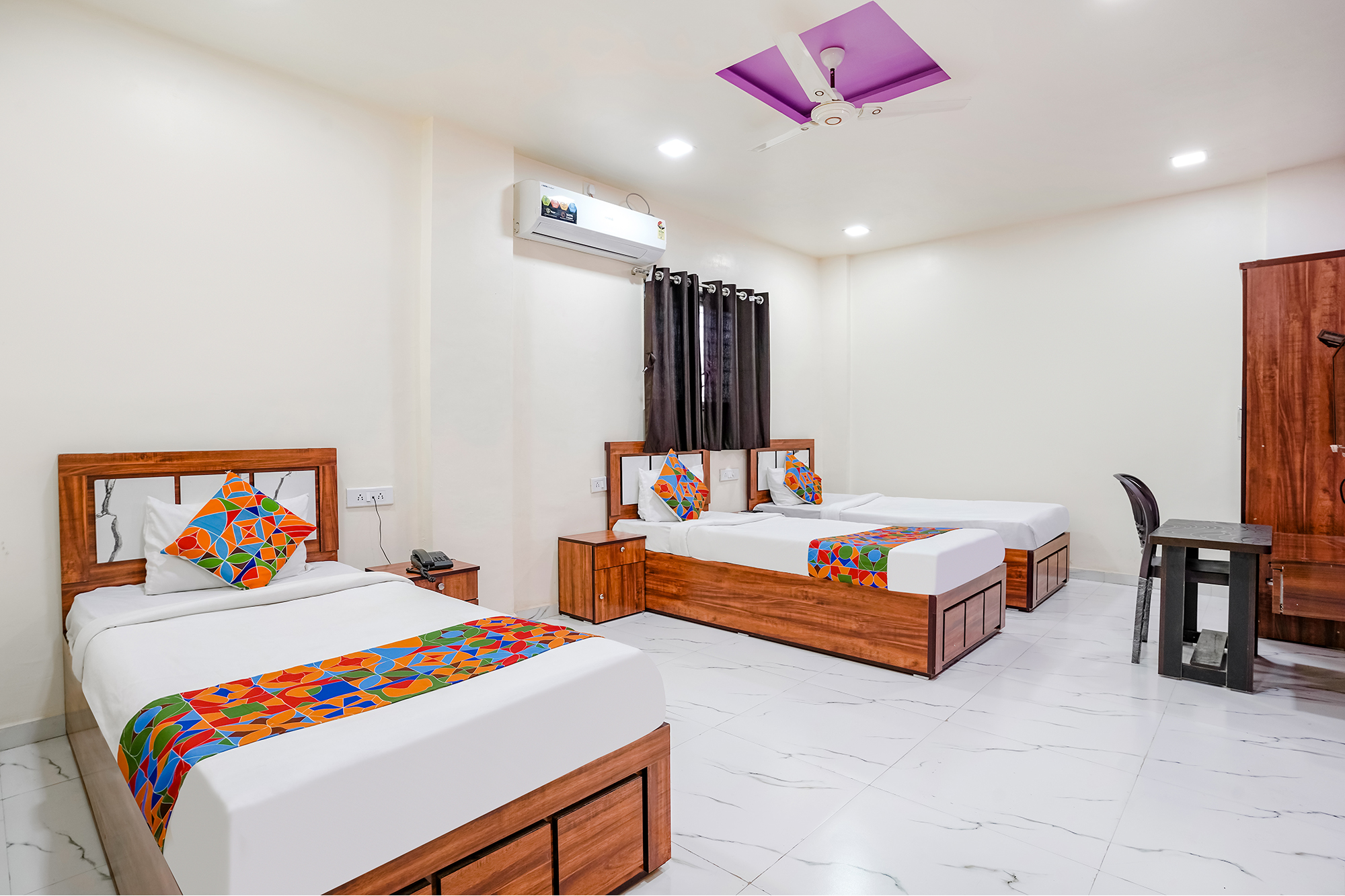FabExpress Chaitanya Inn, Pune 3