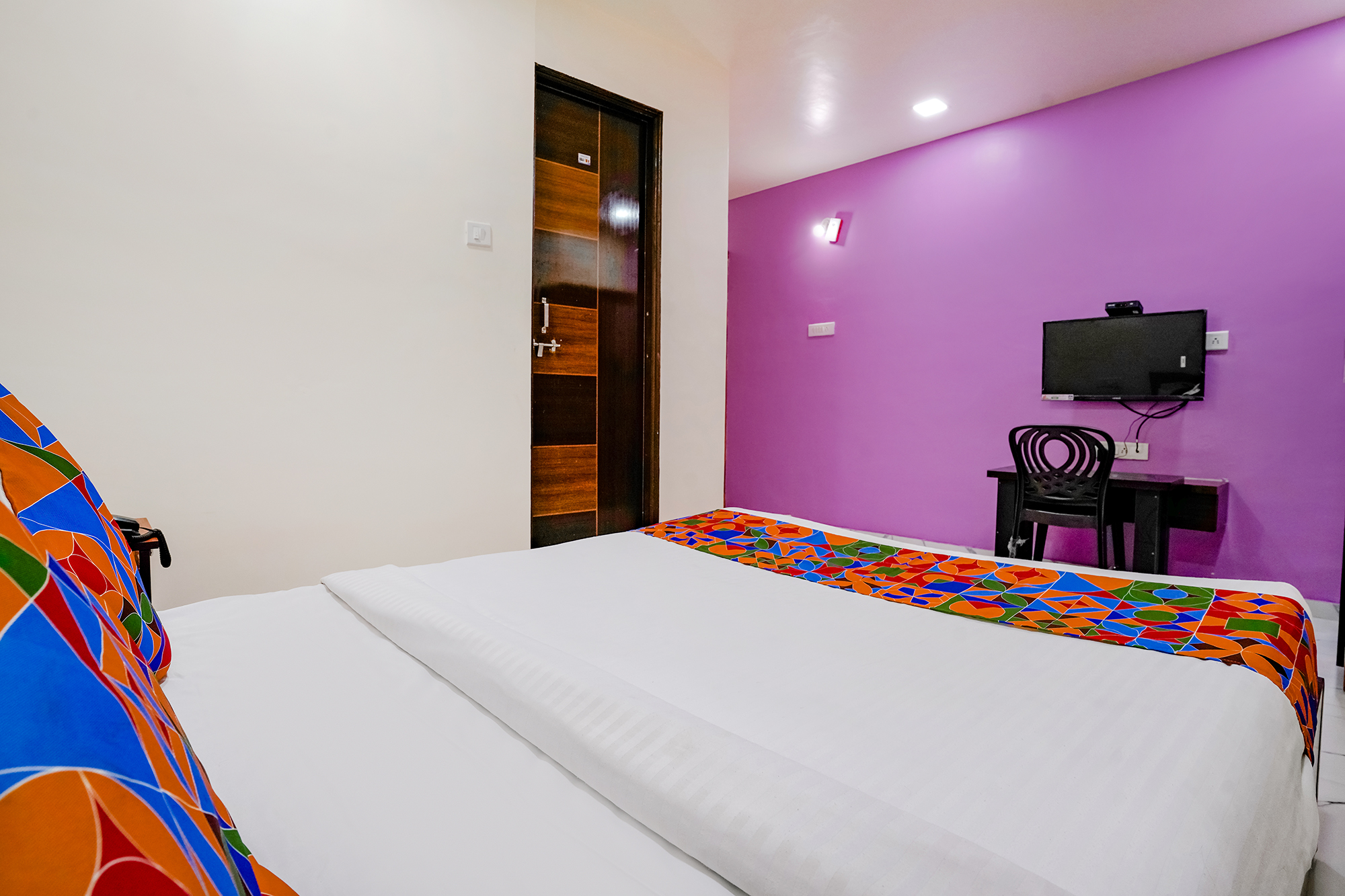 FabExpress Chaitanya Inn, Pune 4