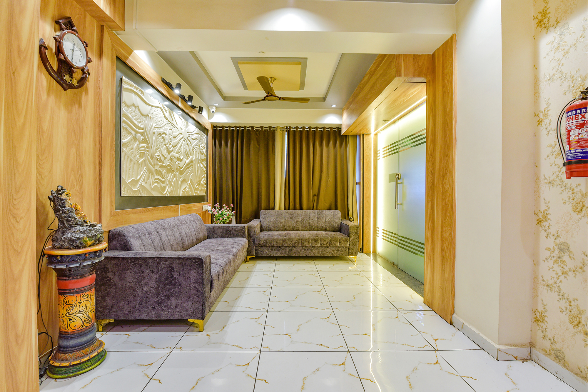 FabHotel White Palace, Ahmedabad 3