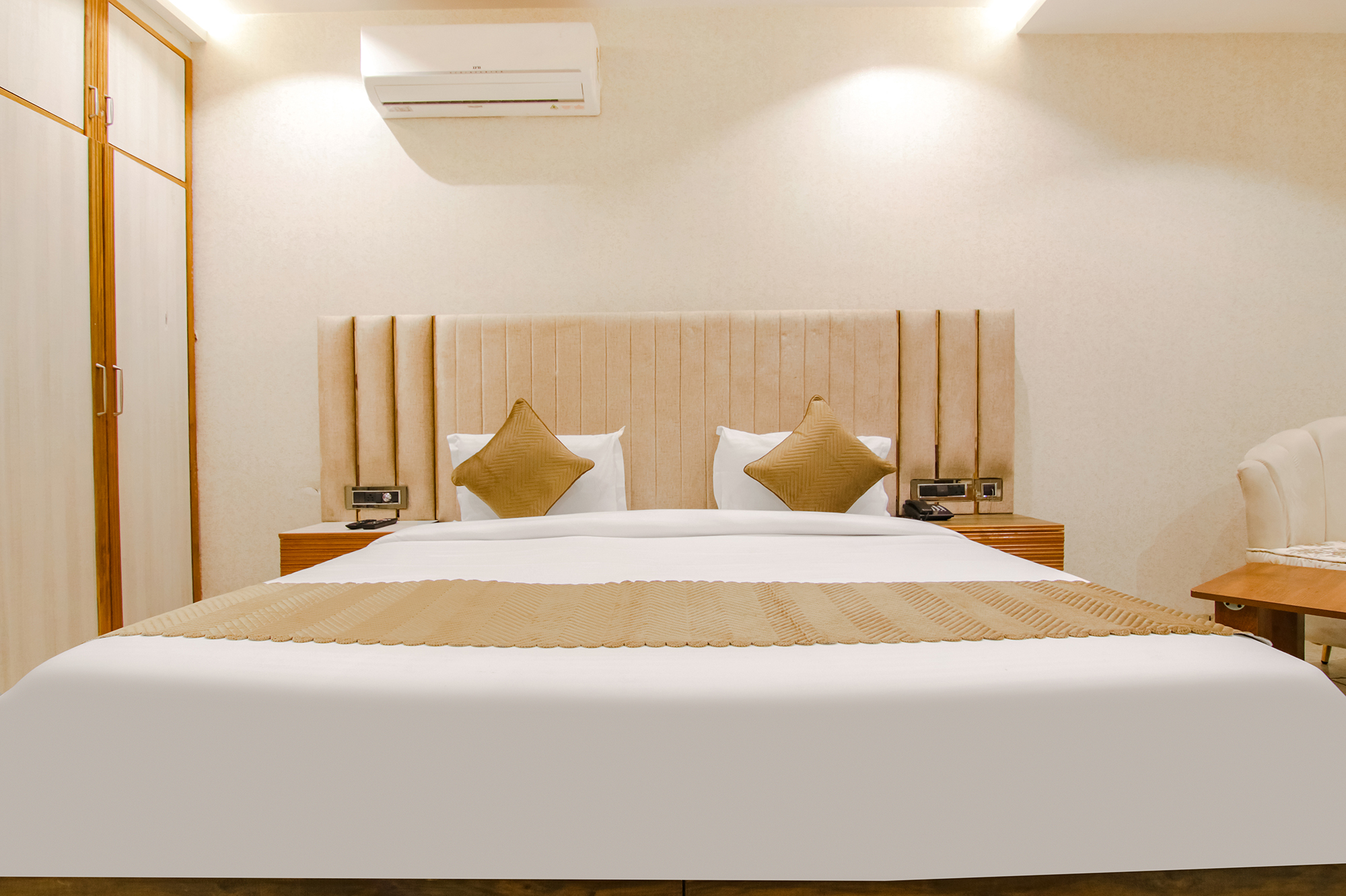 FabHotel Prime The Eminence