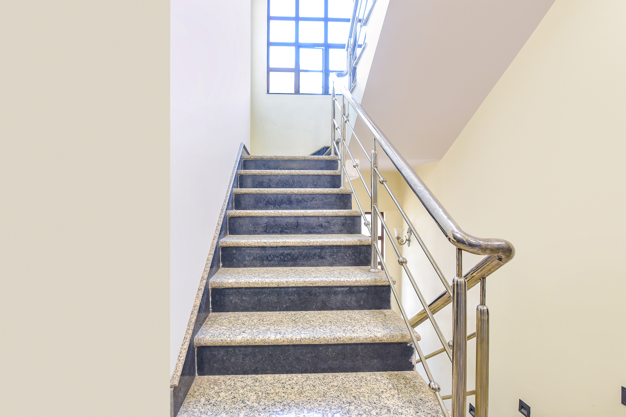 FabHotel Vardan Villa