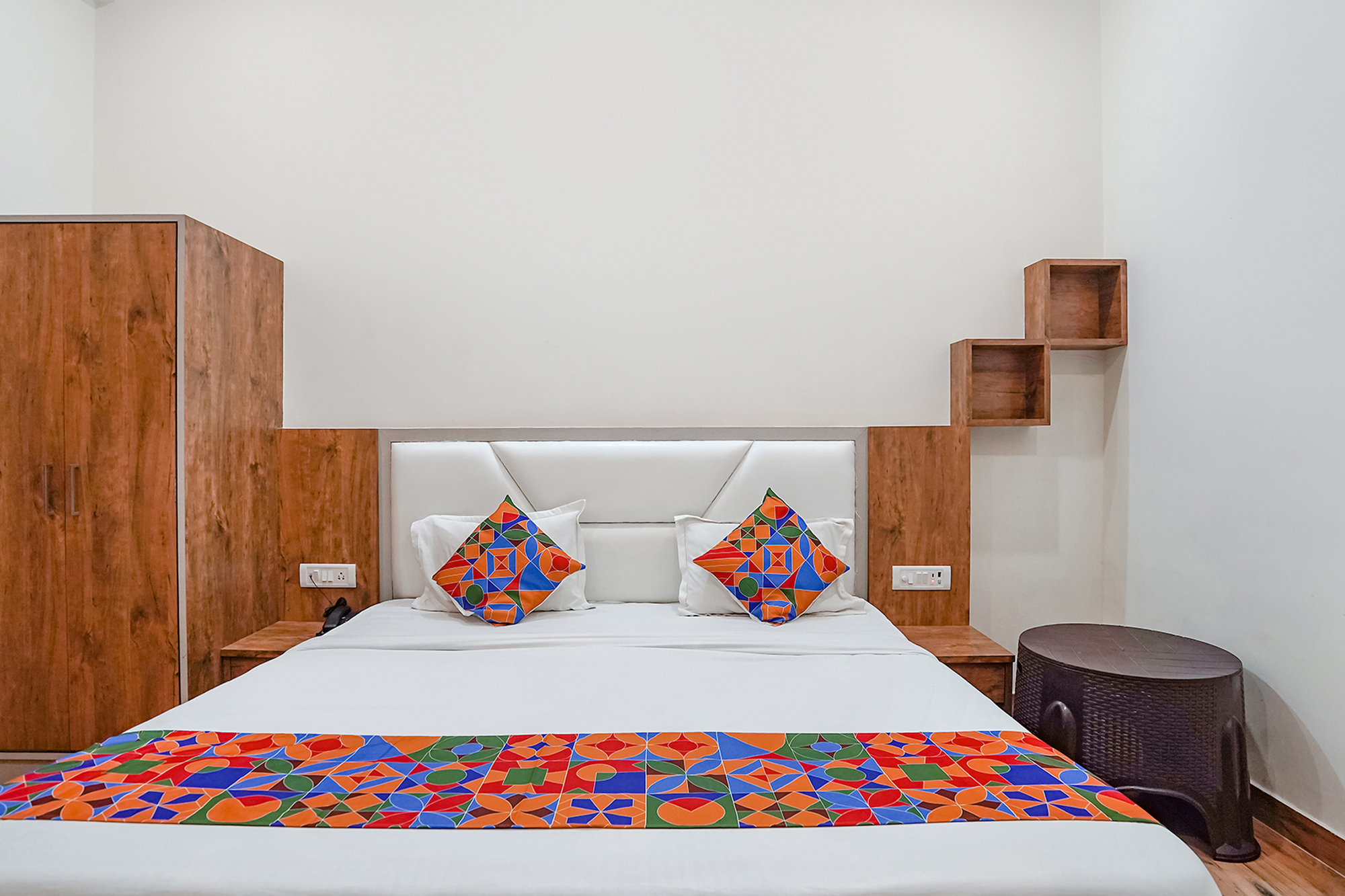 FabHotel Sirtaj Suites