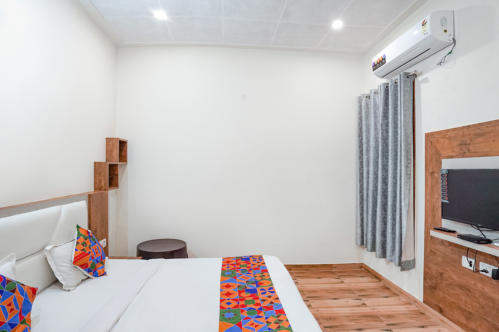 FabHotel Sirtaj Suites, Agra 5