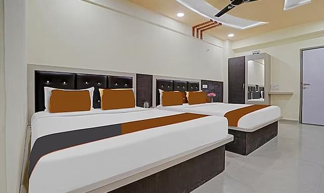 FabHotel GGC Inn, Ahmedabad 3