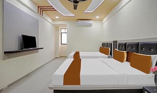 FabHotel GGC Inn, Ahmedabad 5