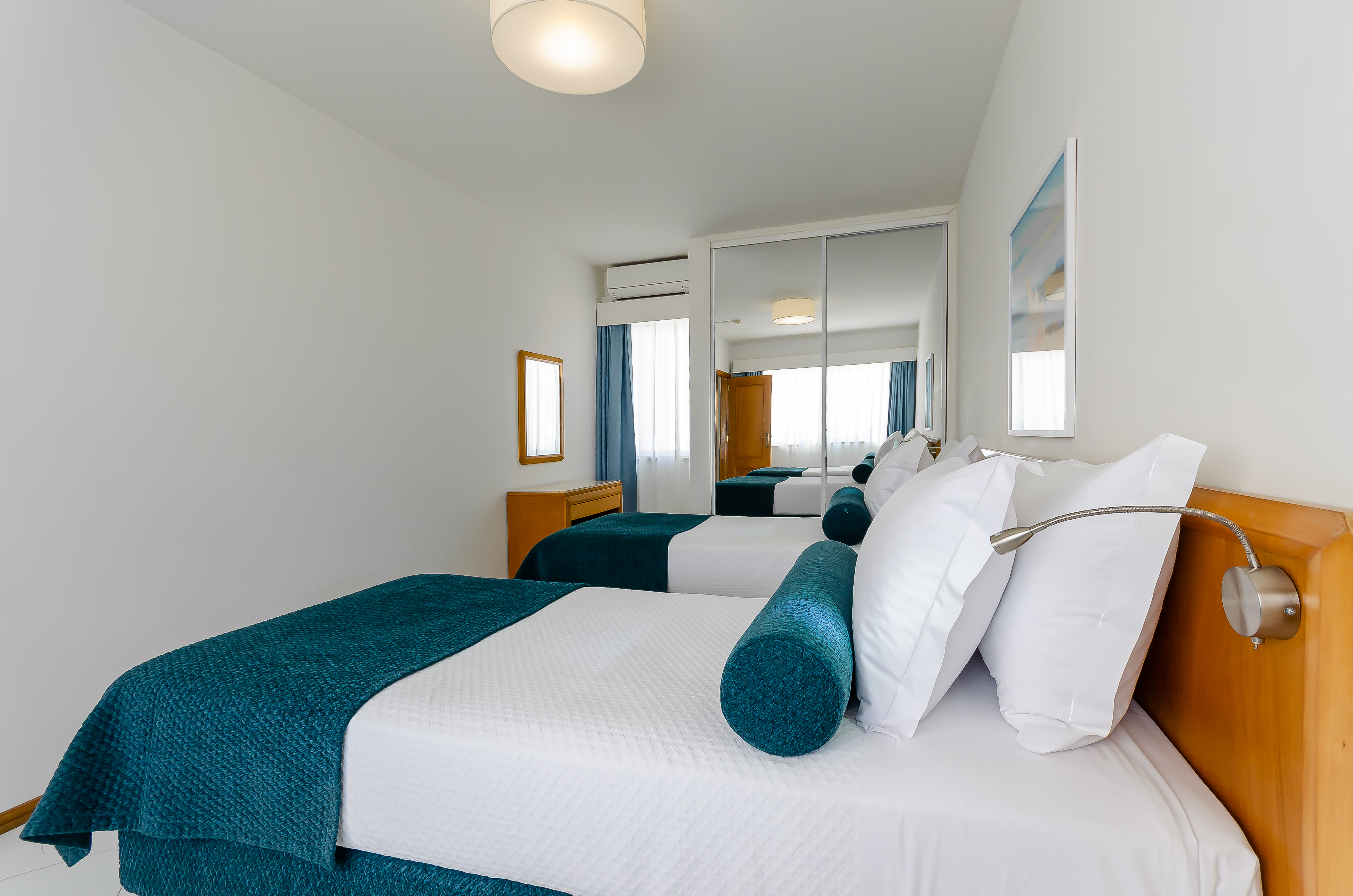 One-Bedroom Apartment with Side Sea View