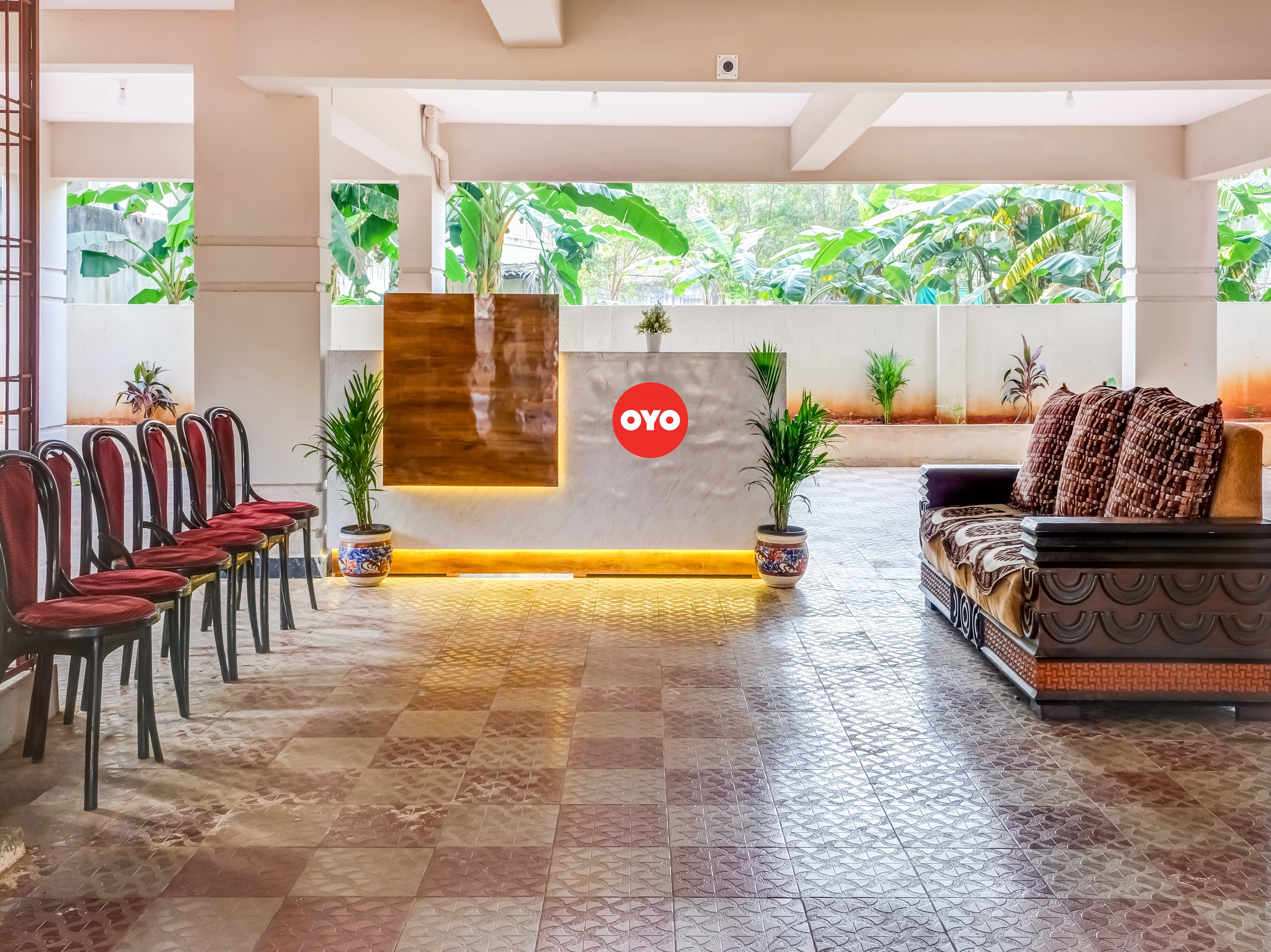 OYO Flagship 806742 Hotel Golden Arrow, Visakhapatnam 2