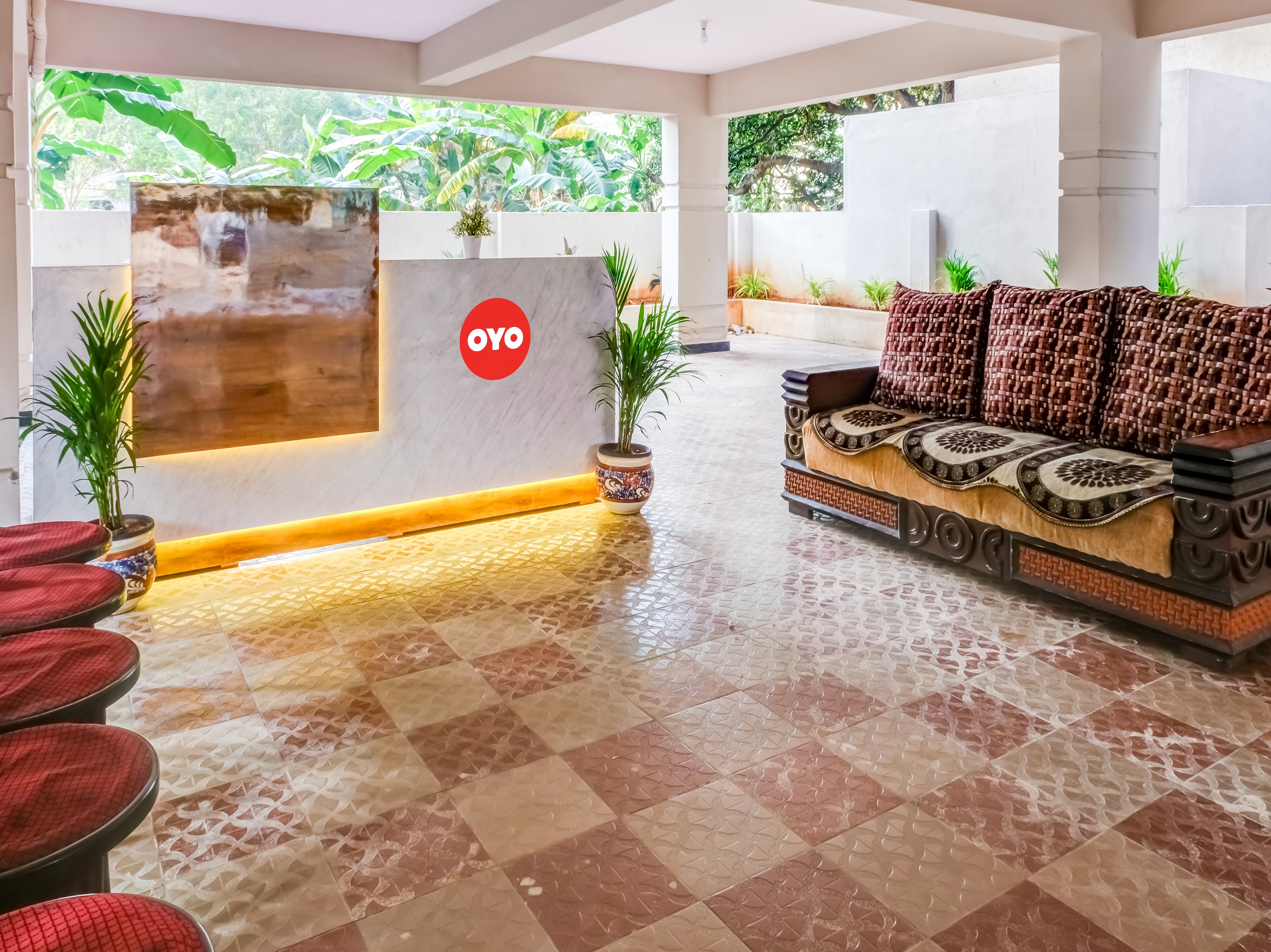 OYO Flagship 806742 Hotel Golden Arrow, Visakhapatnam 5
