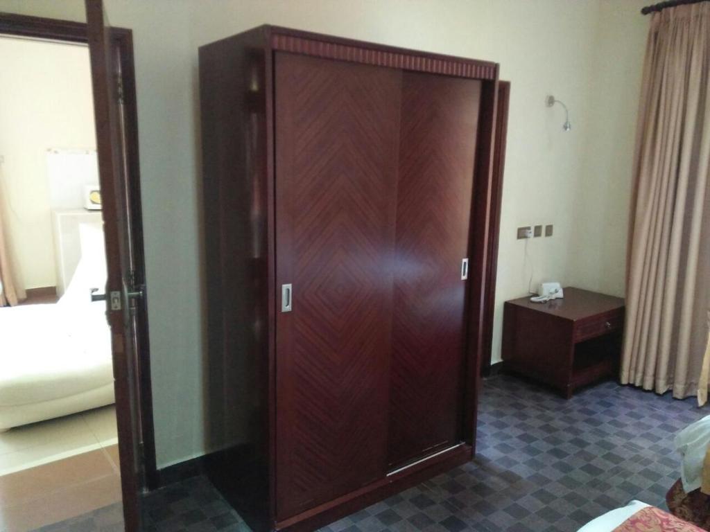 Falcon Heights Hotel