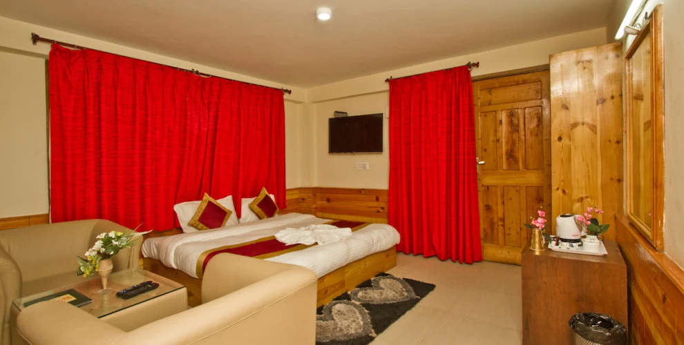 Deluxe Room River and Mountains View