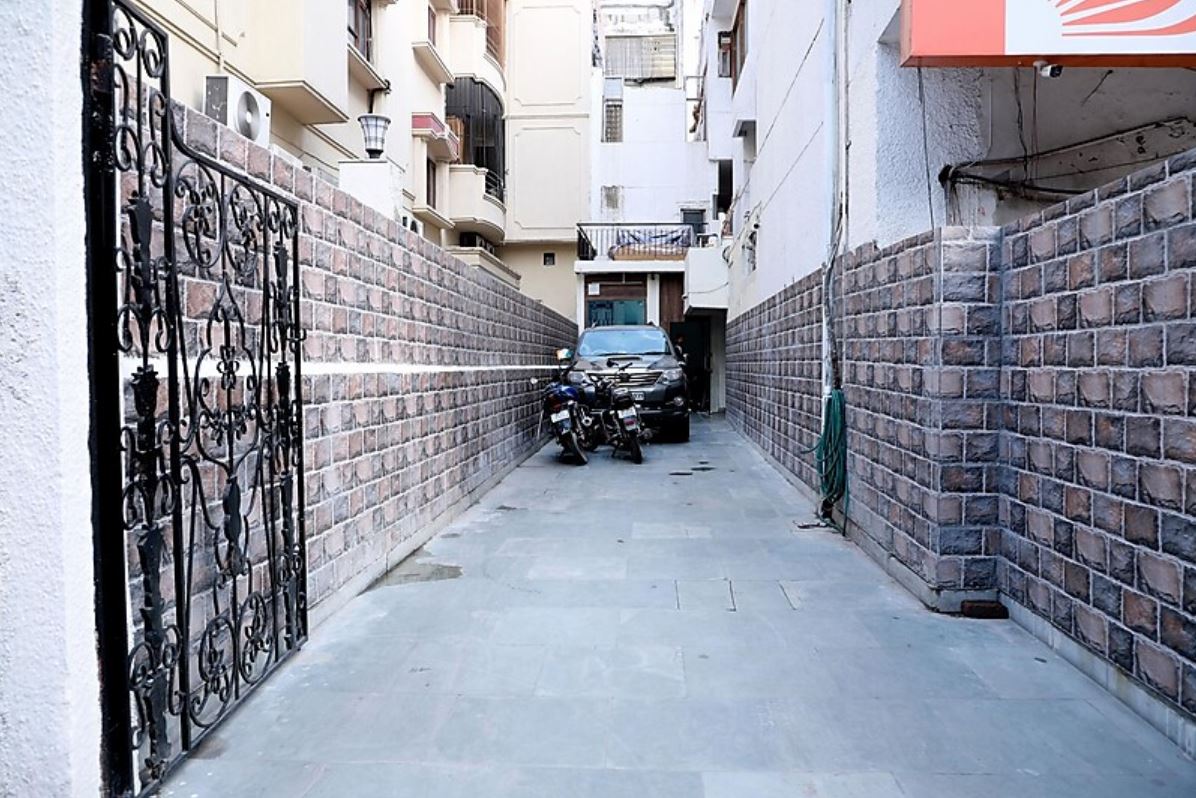 2Bhk Fortune HomeL-96A Saket Near Max, New Delhi 4