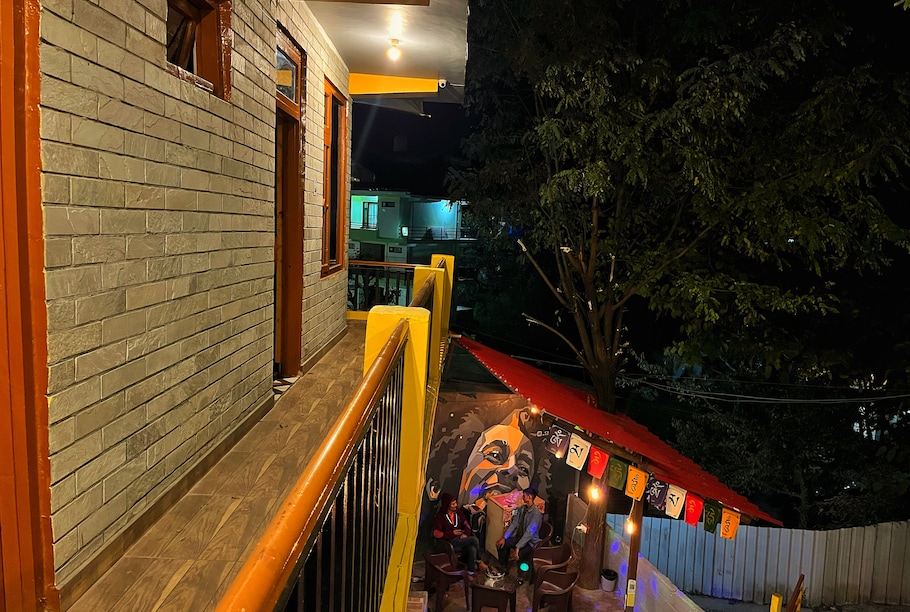 I Love Kasol Hoistel and Rooftop cafe, Kasol 2