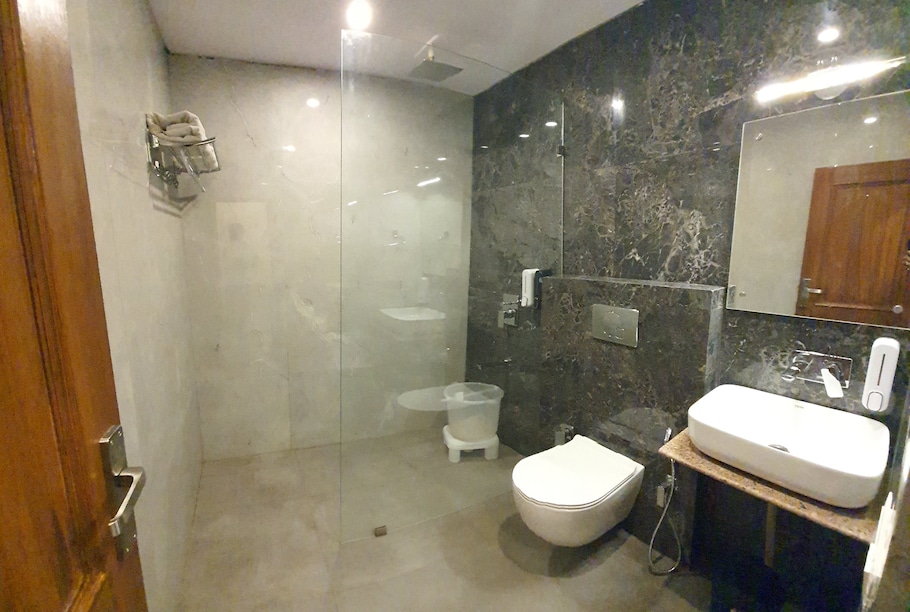 Hotel Shivalik, Kasol 3