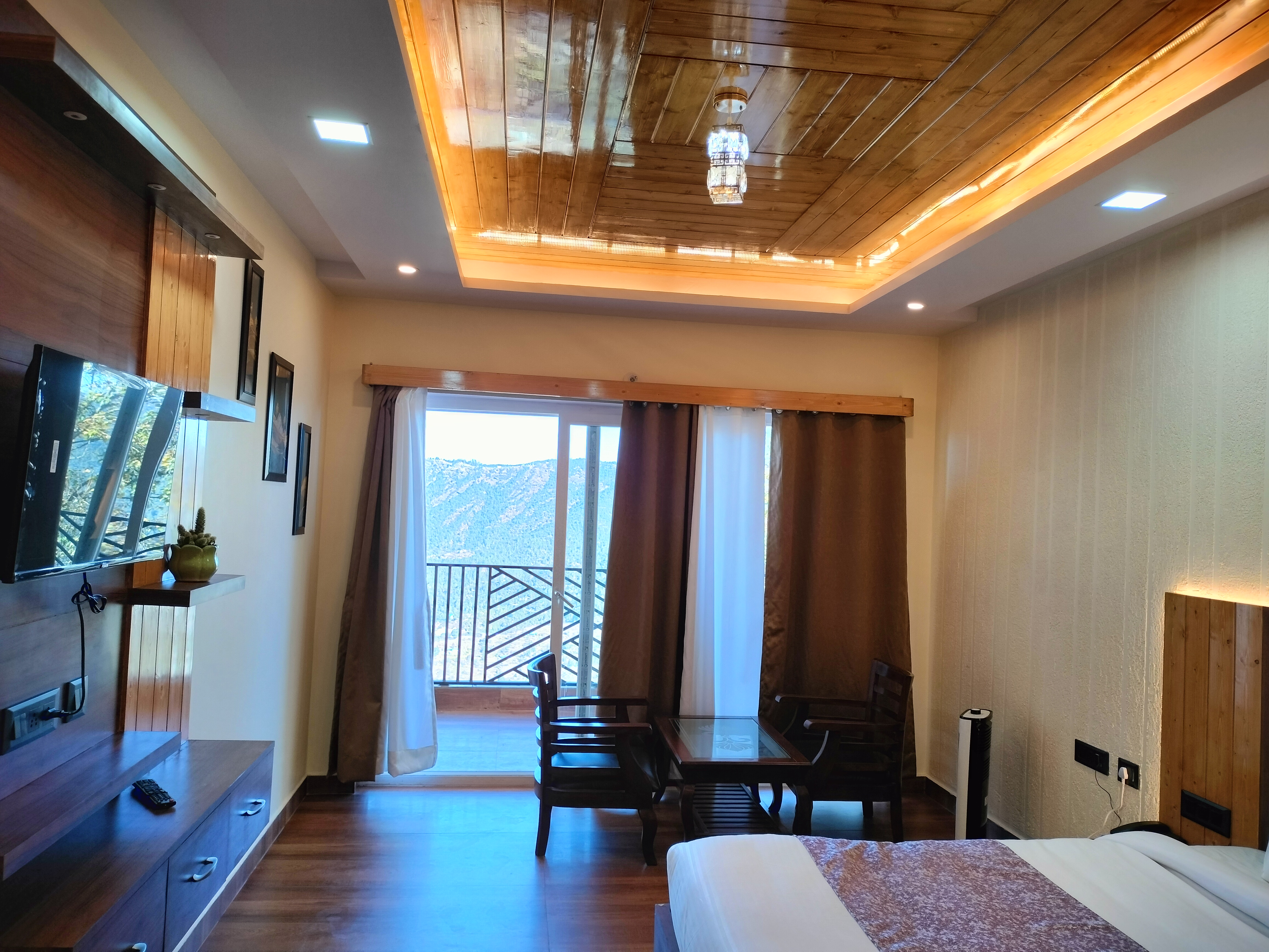 LUXURY ROOM WITH HIMALAYAN VIEW
