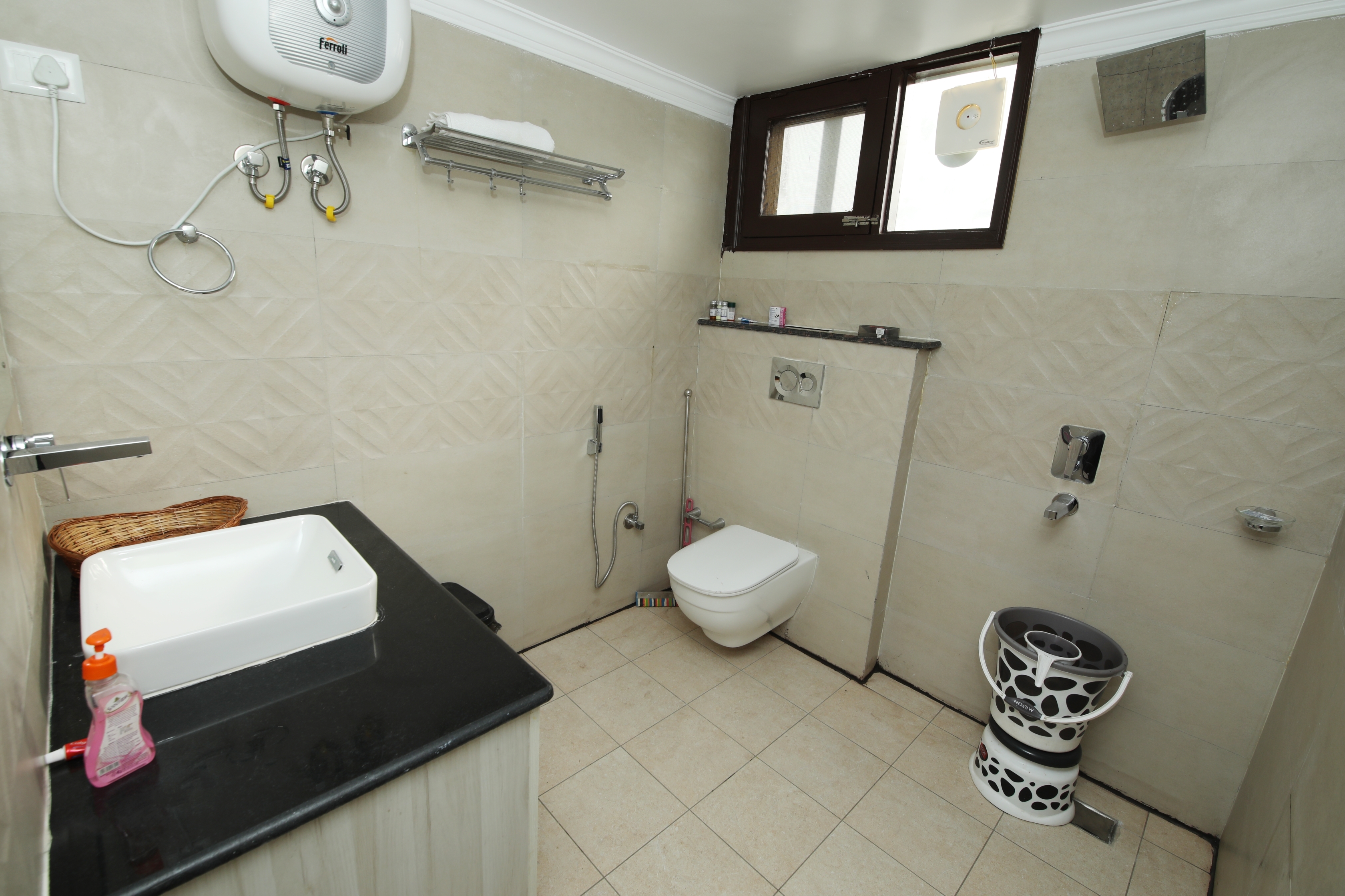 Madhuram Homestay, Dehradun 2