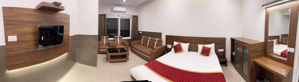 Hotel Royal Comforts, Bangalore 3