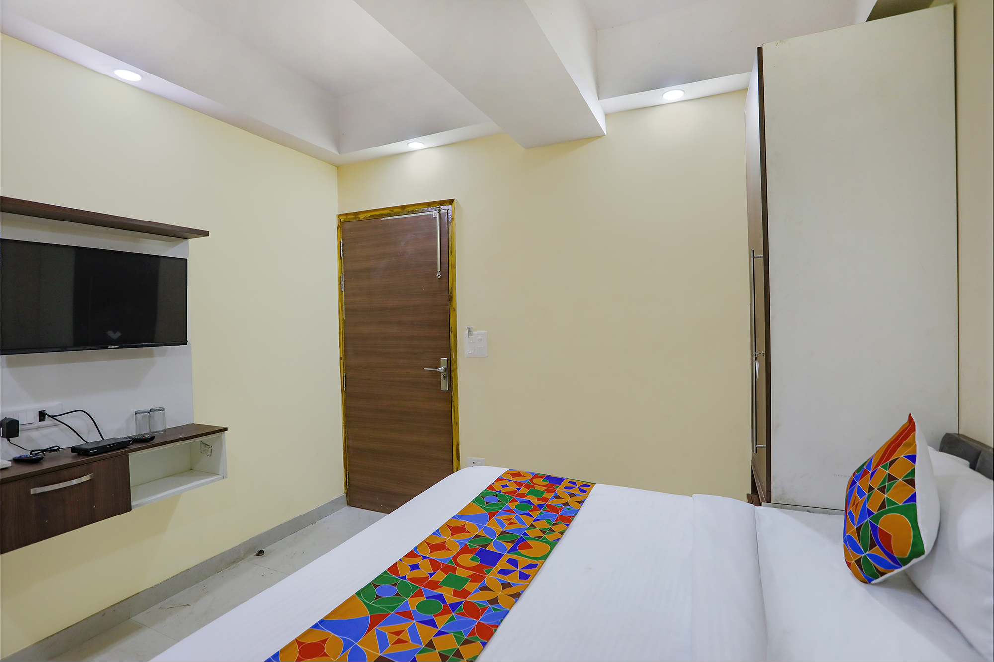 FabHotel Culture, Noida 2