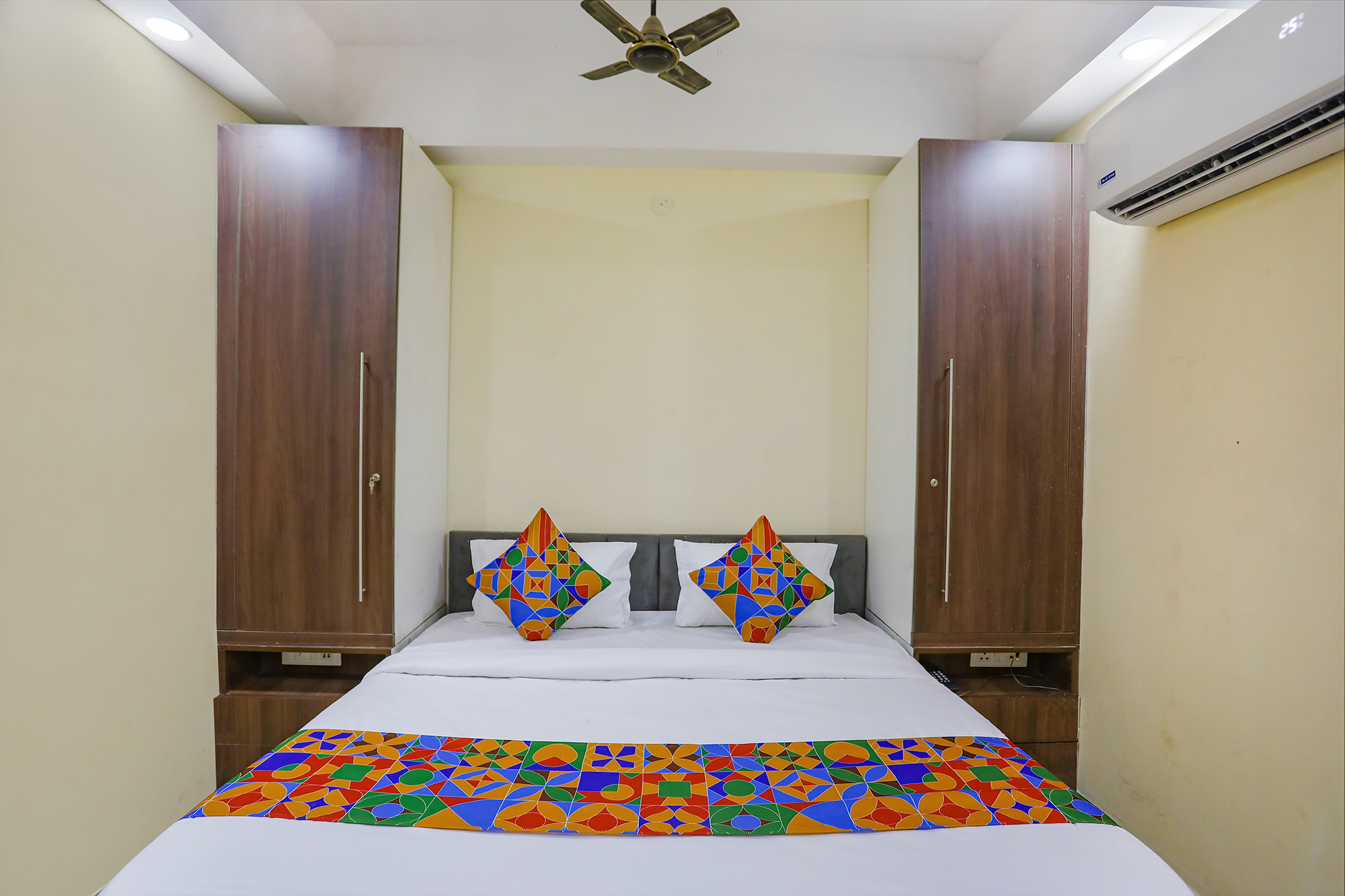 FabHotel Culture, Noida 3