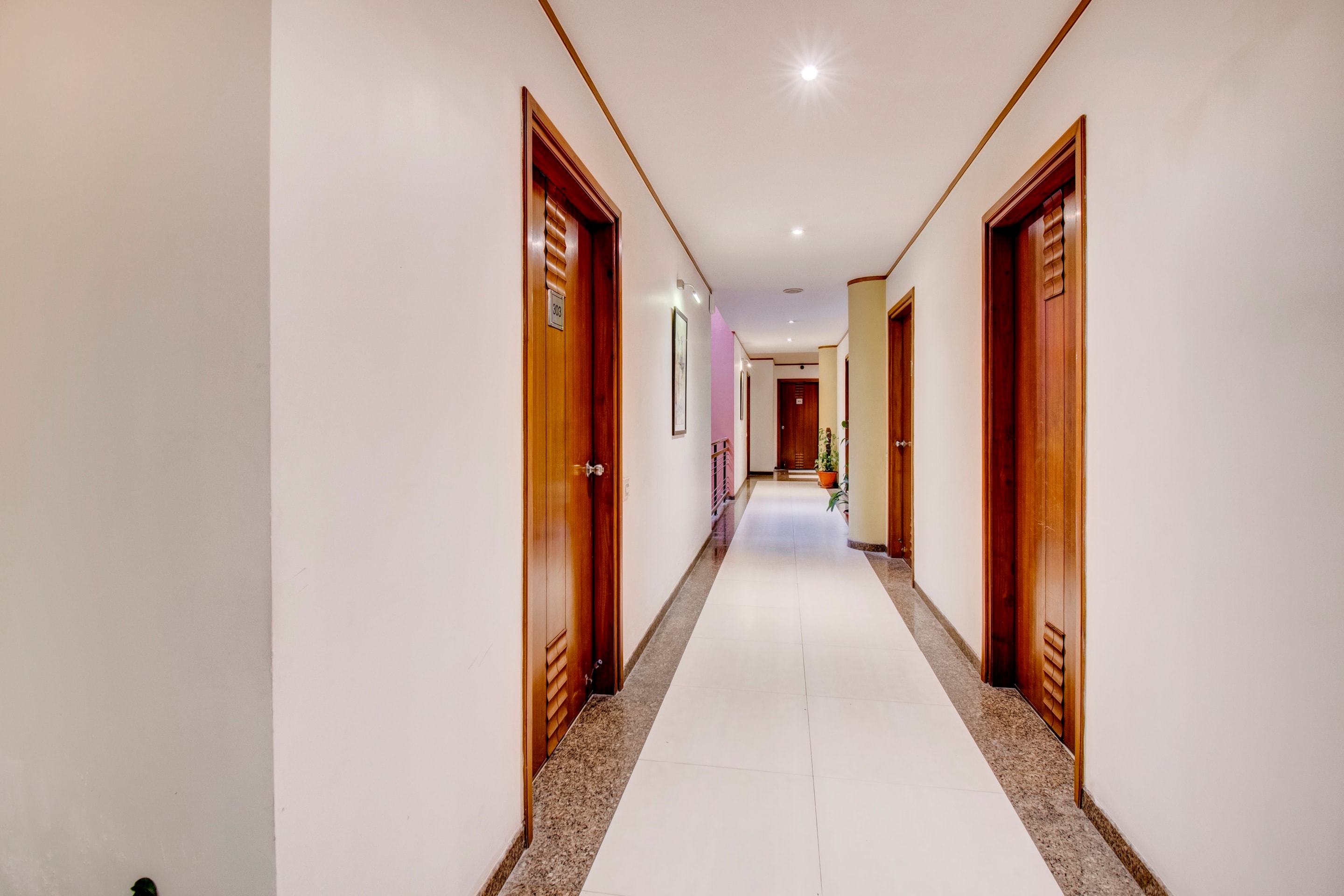 Capital O 36429 Hotel Broadway, Chandigarh 2
