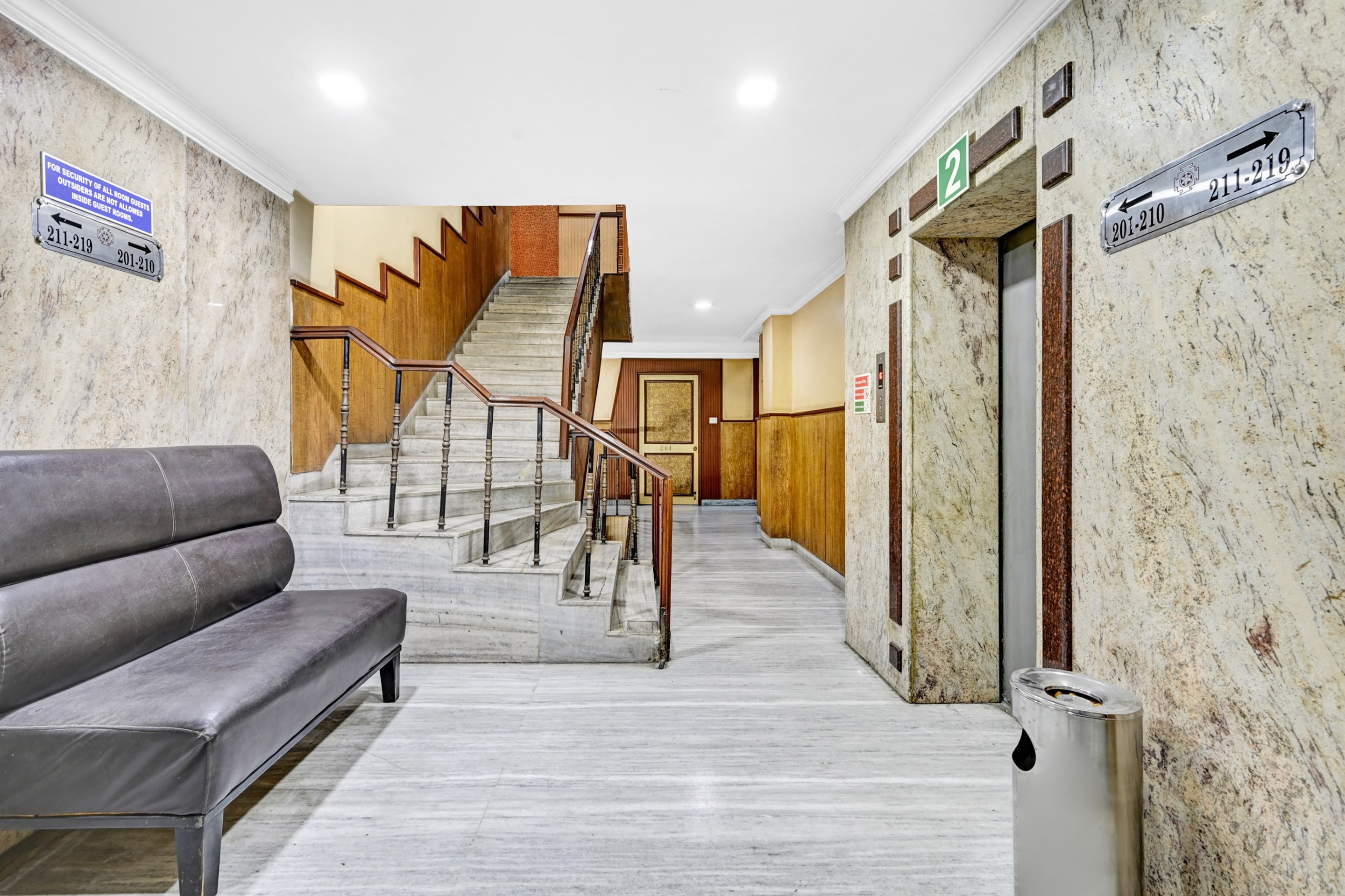 Super OYO Townhouse OAK Hotel Belsons Taj Mahal, Secunderabad 5