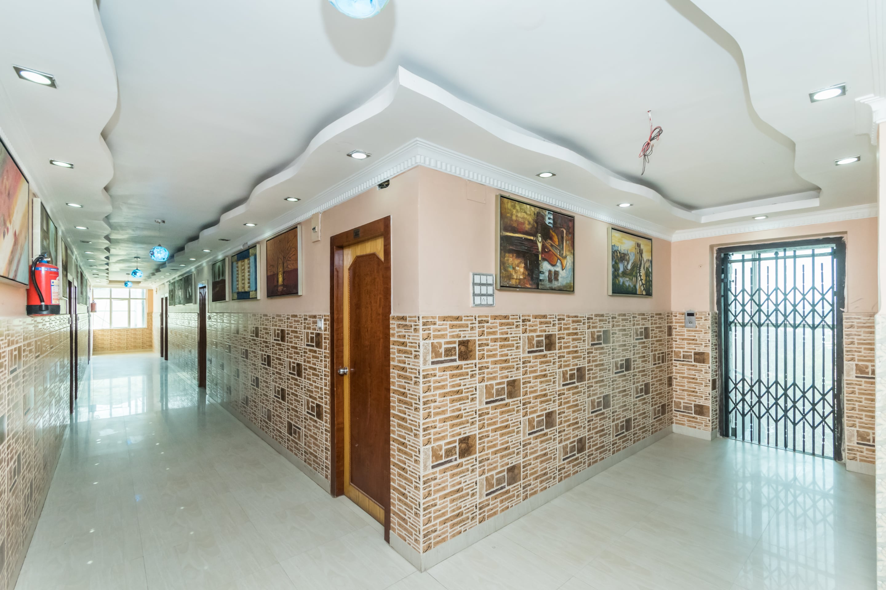 كابيتال أو 10307 هوتل بيديشا, Digha 4
