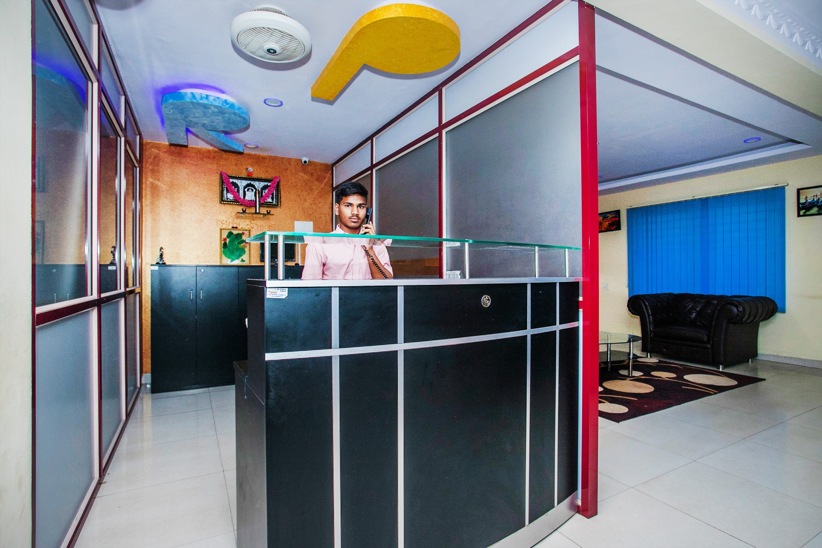 OYO Flagship 703233 Peenya Gymkhana Comforts, Bangalore 3